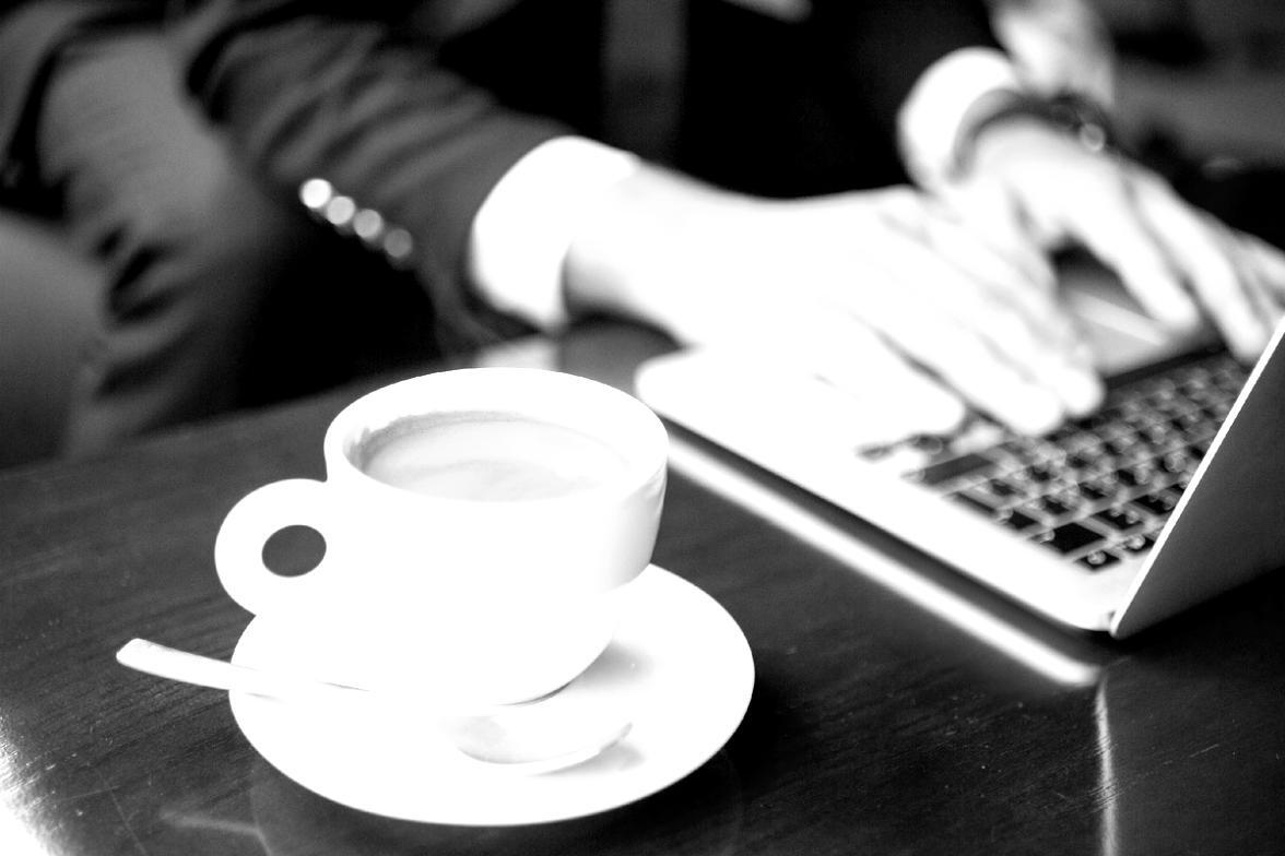 Analyse budgétaire en temps réel avec graphiques et indicateurs de performance