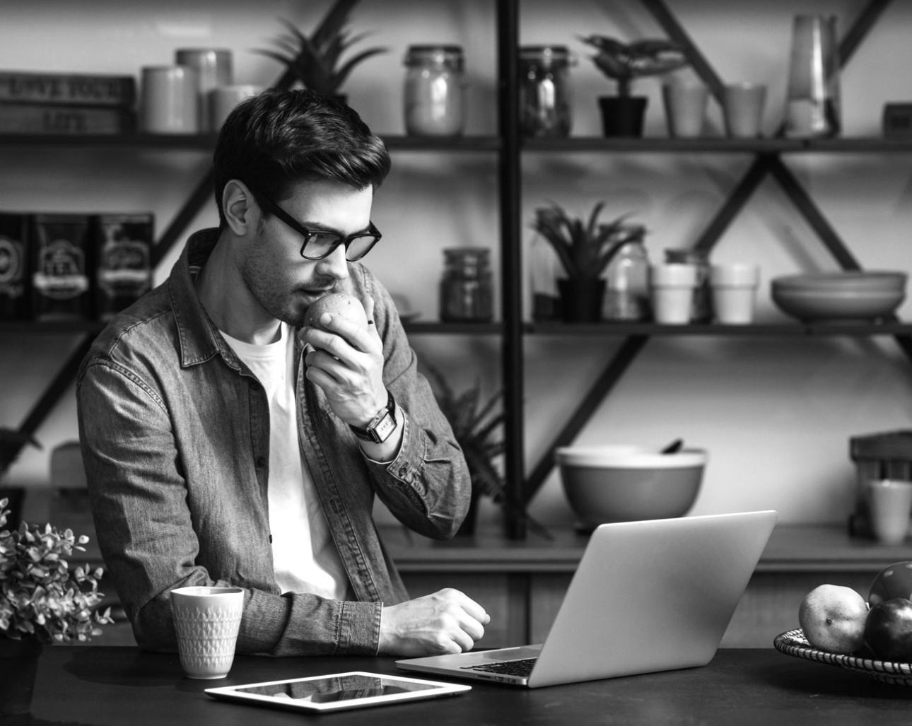 Notre équipe dédiée prête à vous accompagner dans votre parcours d'apprentissage